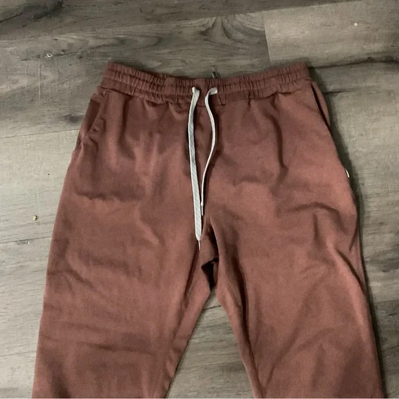 Vuori Performance Cinnamon Joggers - Picture 2 of 3